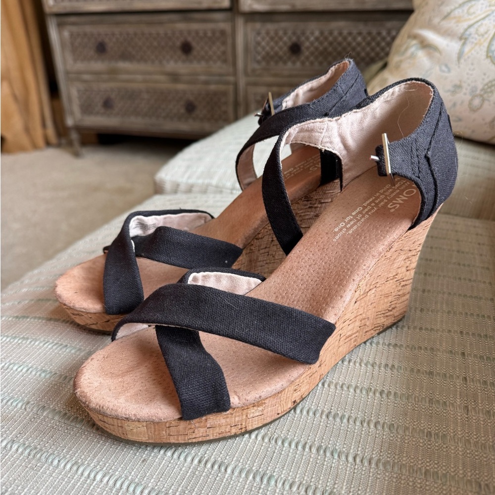 Women's Black Wedge Sandals